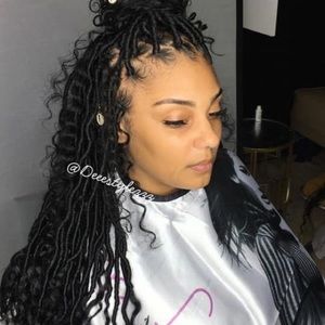 Meet your Posher, Alexisas